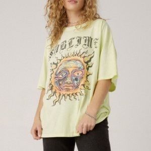 Daydreamer Sublime Old English OS Tee